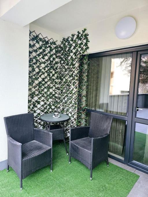 Ewa Green Towers Питешти Экстерьер фото