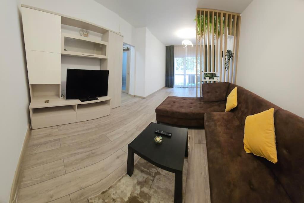 Ewa Green Towers Питешти Экстерьер фото